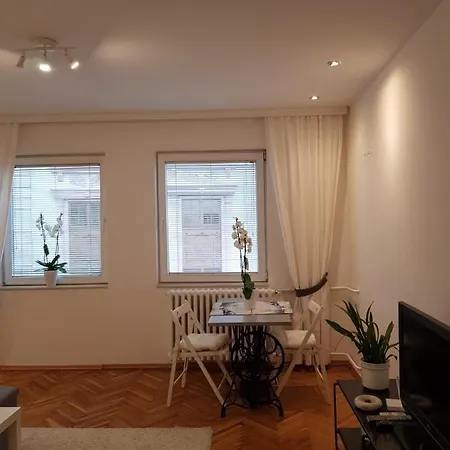 Uma- Urban Mini Apartment Skopje Exterior photo